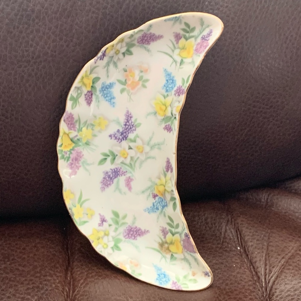 Lefton Lilac Chintz Moon Shaped Bone Dish - Picture 1 of 12